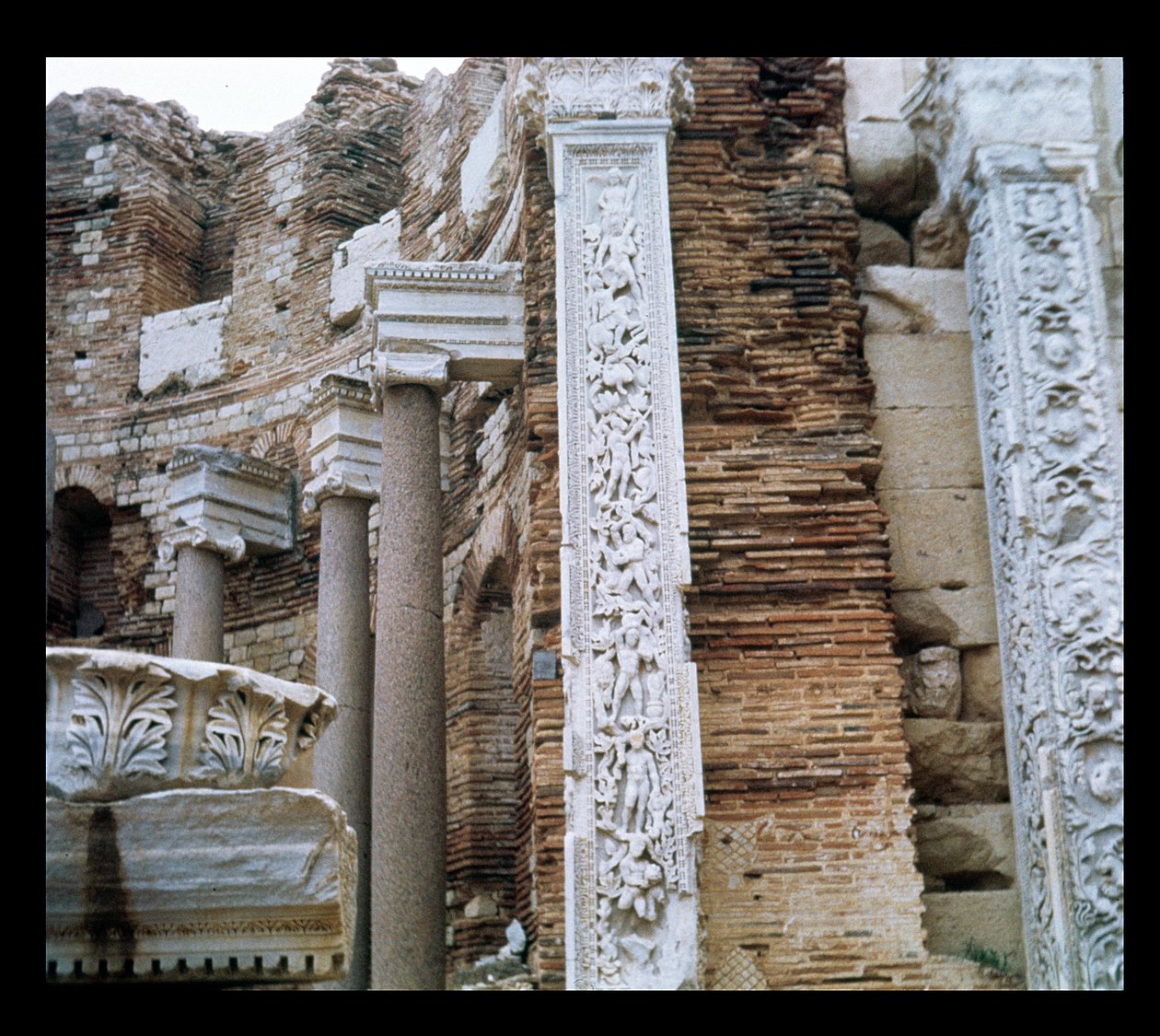 Pilastre ved Severan-basilikaen af Roman