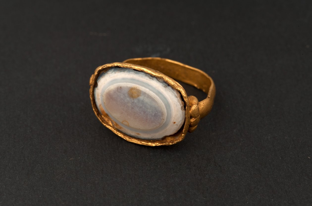 Ring (guld) af Roman