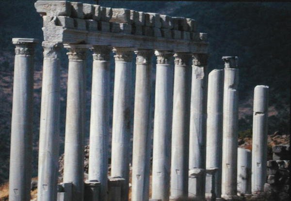 Ruiner fra Trajans tempel af Roman
