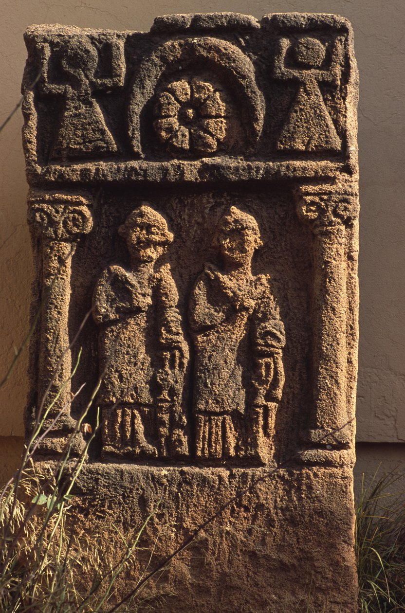 Stela med to menneskefigurer af Roman