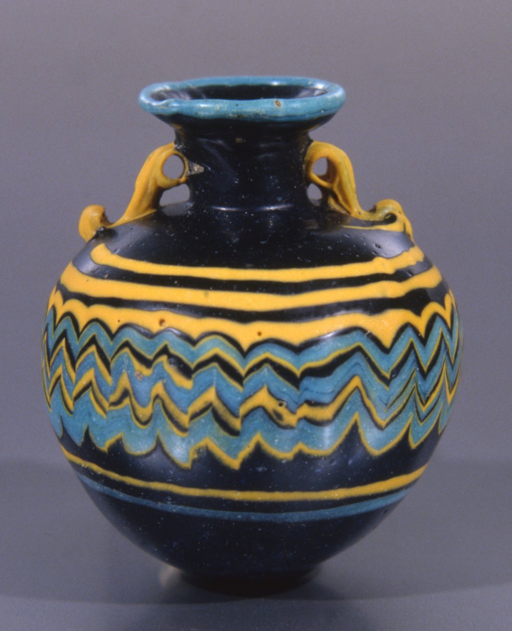 Vase, fra graven i Poggio Sommavilla (glaspasta) af Roman