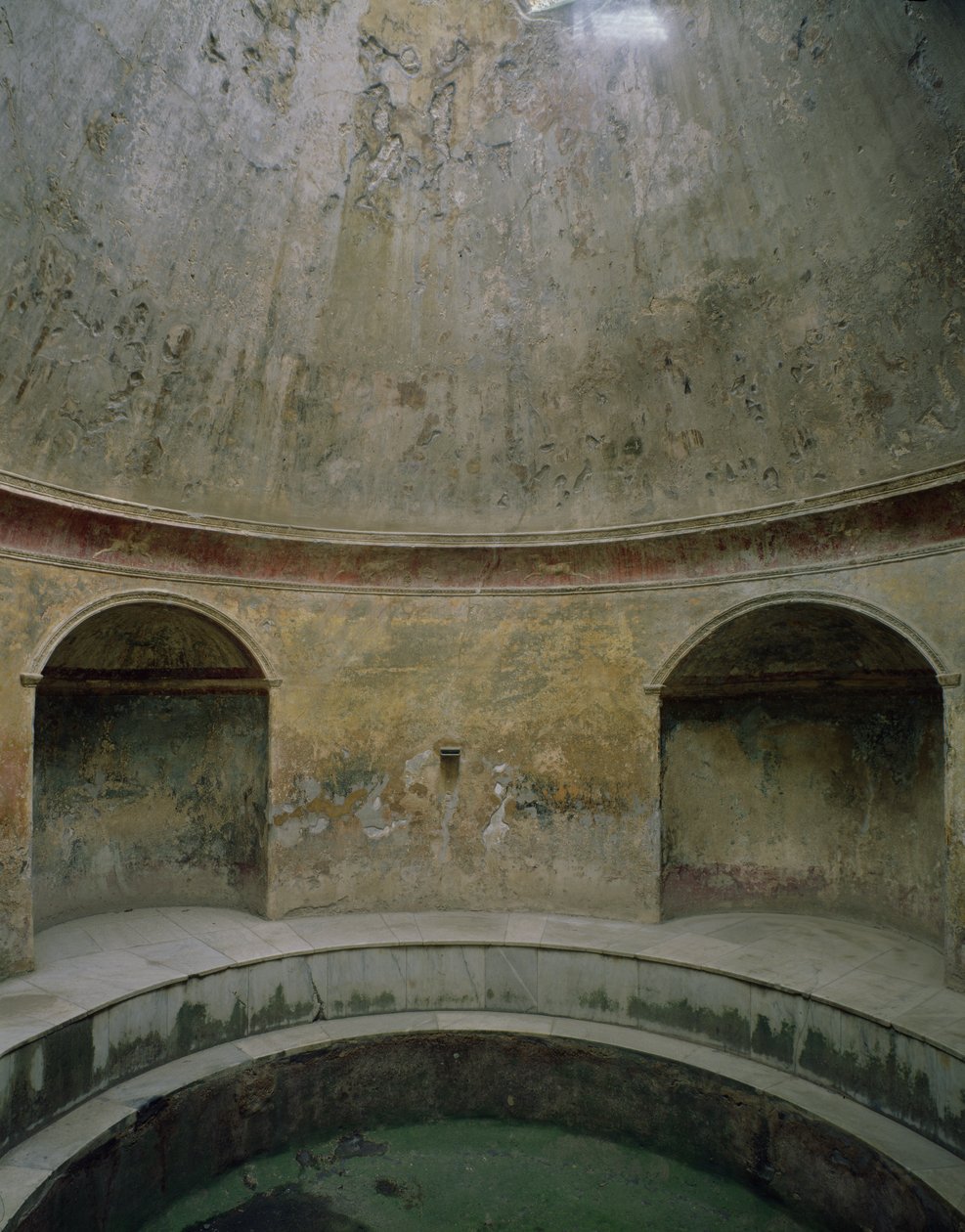 Udsigt over det indre af frigidarium ved Thermae of the Forum af Roman