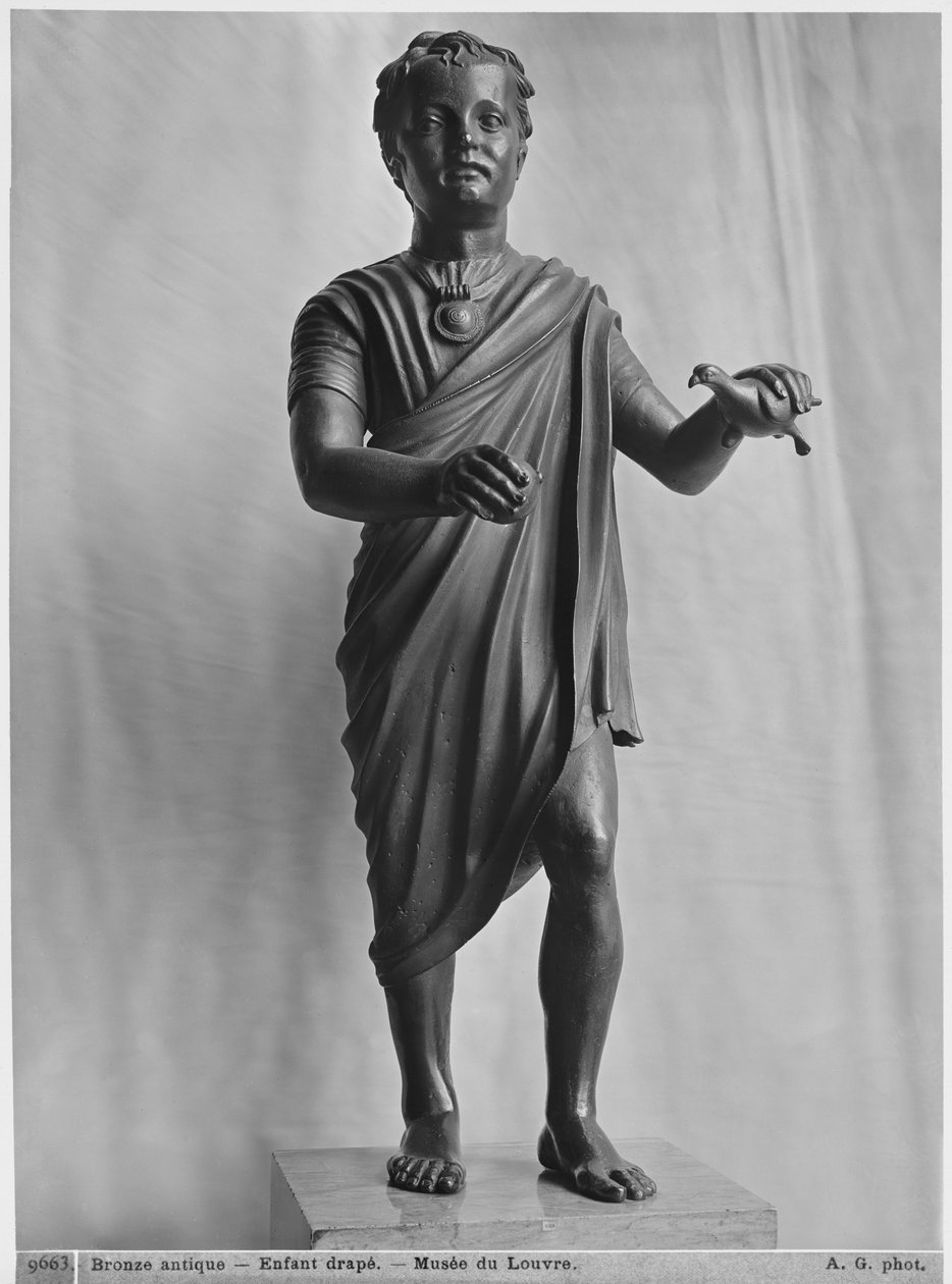 Ung dreng med en fugl, sen republikaner (bronze) af Roman