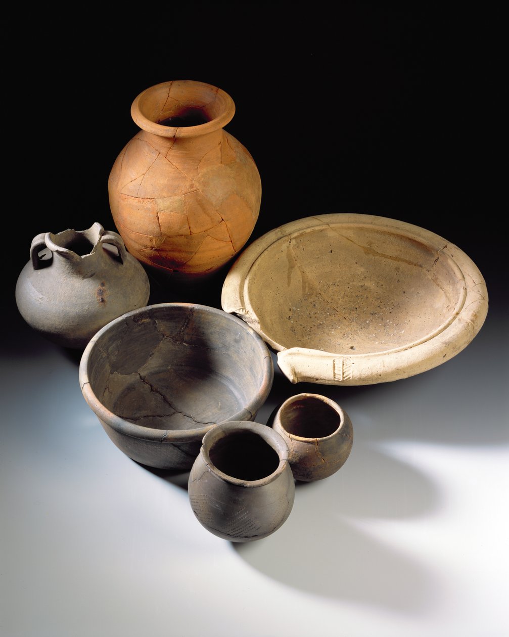Flagon og andre fartøjer, fra Inveresk, Midlothian af Roman Roman