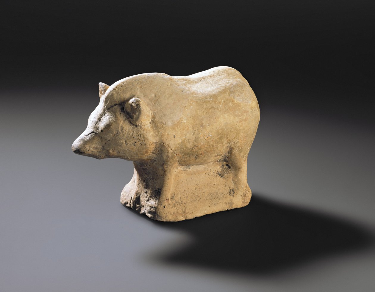 Romersk votivfigur af en orne, fra Burnswark, Annandale, Dumfriesshire (terracotta) af Roman Roman