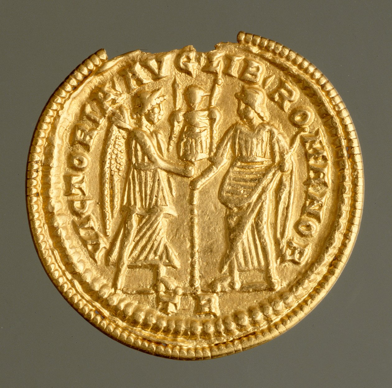 Solidus af Magnentius, fundet ved Kirchberg, ca. 350-353 (guld) af Roman Roman