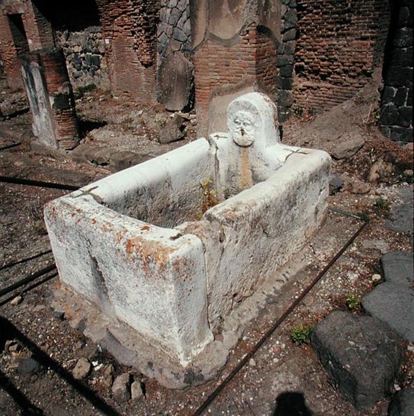 Vandfontæne af Roman Roman