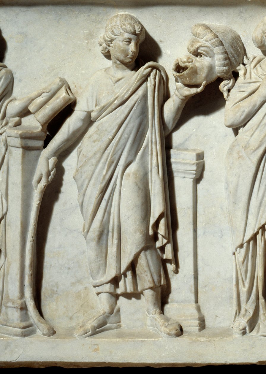En muse med en maske af komedien, detalje af Musernes Sarkofag: repræsentation af kunstens muser og bogstaver. Marmor skulptur. 150 e.Kr. Paris, Louvre-museet. af Roman