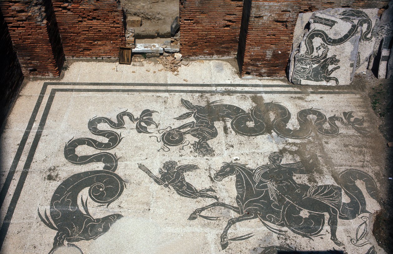 Gamle Ostia (Ostia). Place des Corporations. Mosaik af Sabratha Seafarers Corporation. Neptuns bade. af Roman