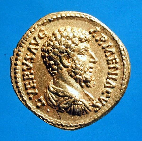 Aureus (forside) med busten af Lucius Verus (AD 161-AD 169) draperet og cuirassed. (guld) Indskrift: L VERVS AVG ARMENIACVS af Roman