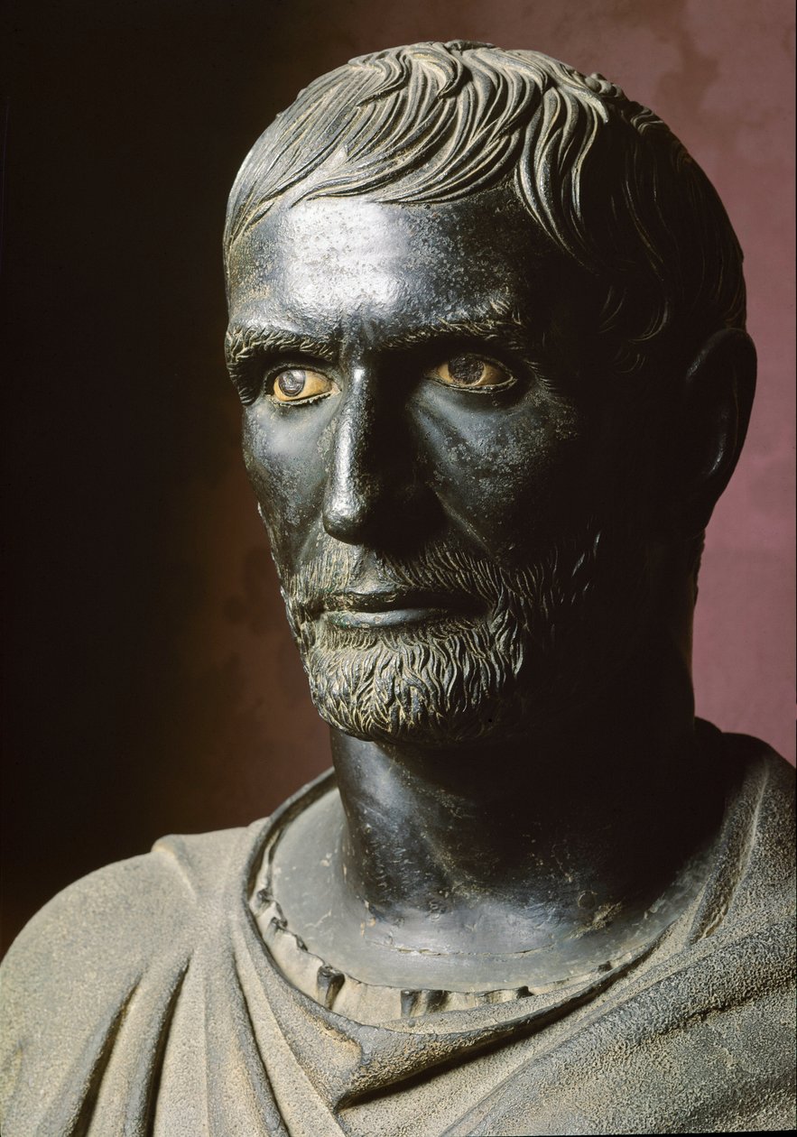Buste af Brutus (Bruto Capitolino) (Capitolin) - Bronzeskulptur. 300 f.Kr., Dim. 79 cm - Rom, Musei Capitolini, Palazzo dei Conservatori, Sala dei Trionfi - Buste af Lucius Junius Brutus, kendt som Capitoline Brutus - Bronzeskulptur af Roman
