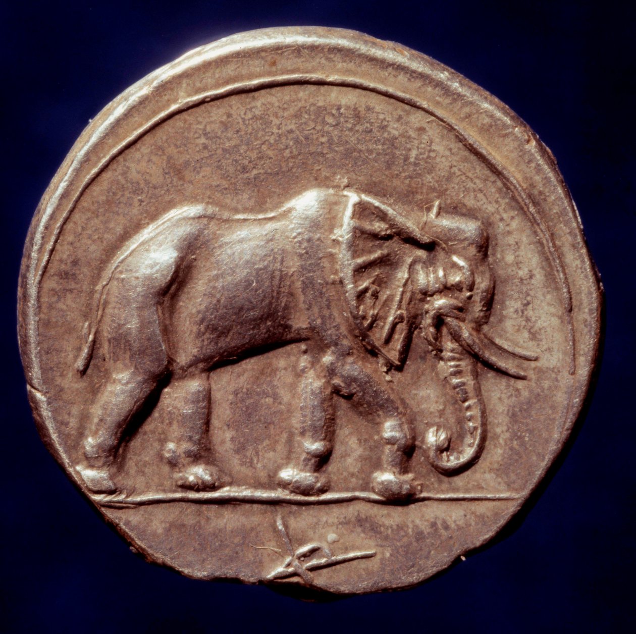 Karthagisk civilisation: medalje, der repræsenterer en elefant, der tillod den karthagiske general Hannibal (247-183 f.Kr.) at krydse Alperne i 218 f.Kr. under den anden puniske krig. 3. århundrede f.Kr. Paris, B.N. af Roman
