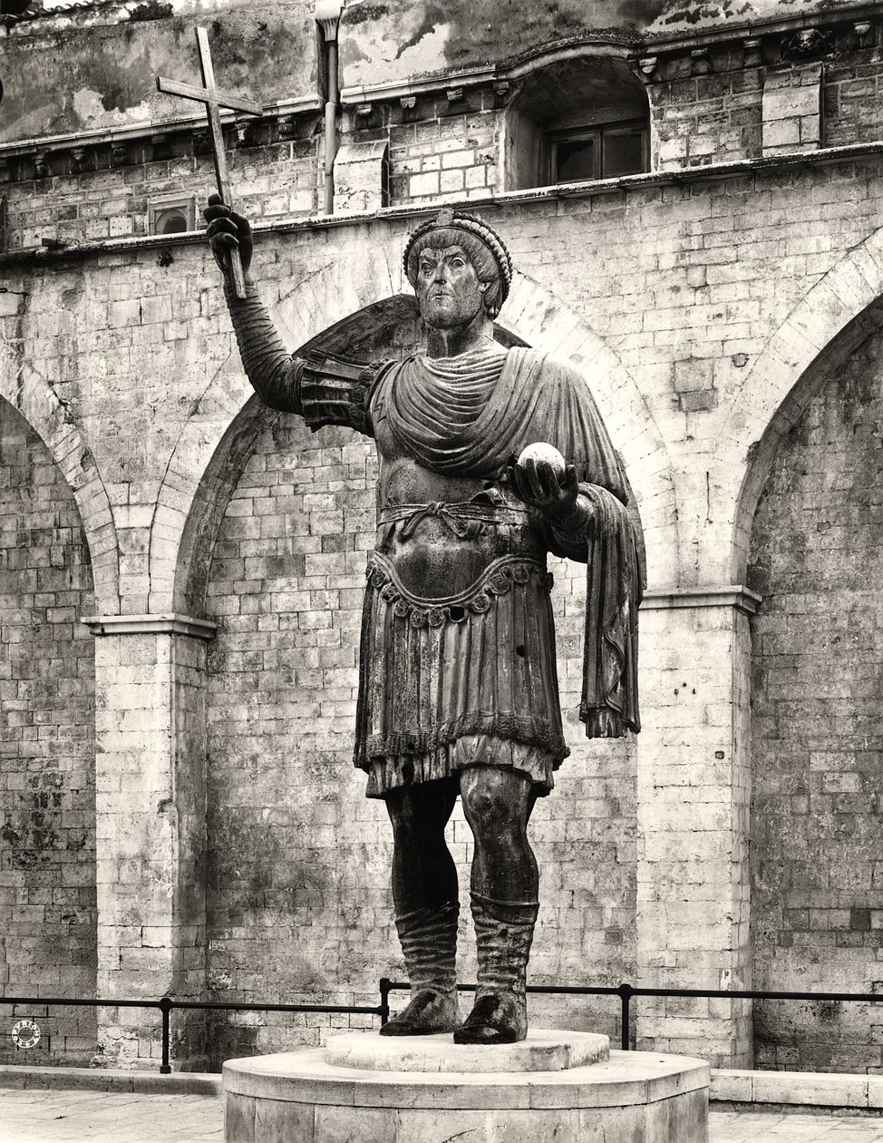 Kolossal statue muligvis af kejser Valentinian I (321-375) kaldet 