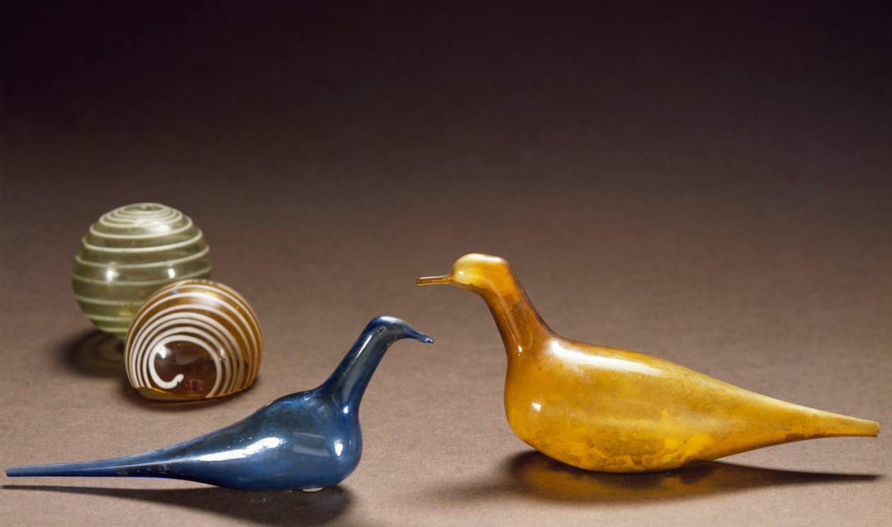 Dueformede unguentaries, farvet og blæst glas af Roman