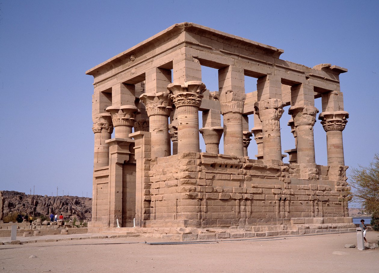 Egyptisk antikvitet: kiosk af Marcus Ulpius Trajanus (Trajan eller traiano) romersk kejser. 2. århundrede. Aswan, Philae. Egypten af Roman