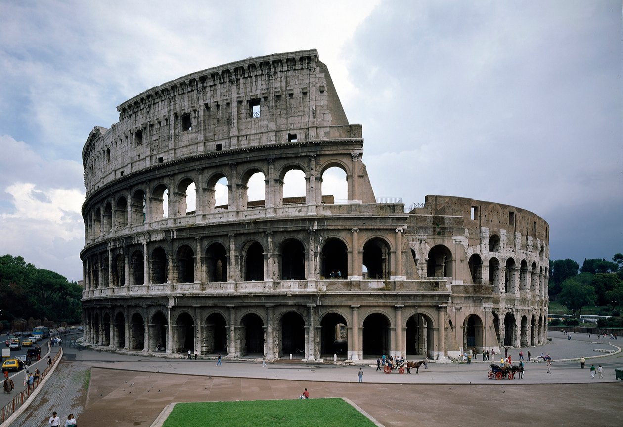 Udvendig udsigt over Colisee, bygget mellem 70 og 80 (fotografi) af Roman