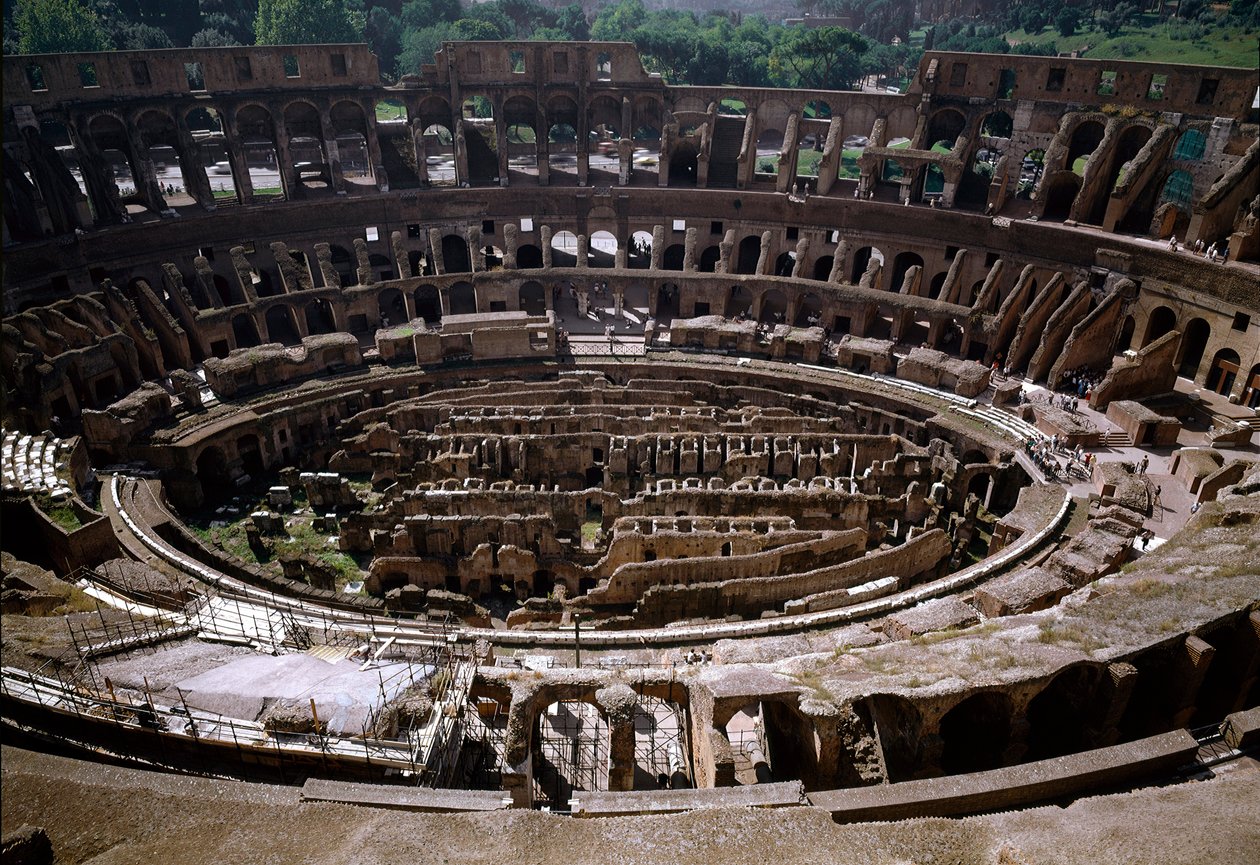 Indvendig udsigt over Colisee, bygget mellem 70 og 80 (fotografi) af Roman