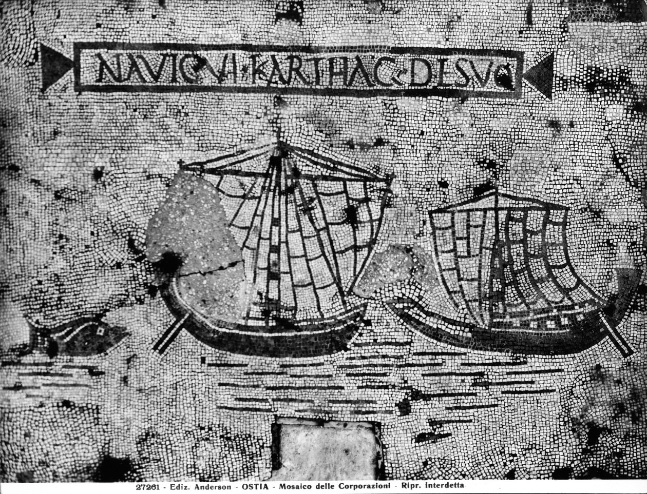 Fortovsdetalje fra Piazzale dell Corporazioni, der viser en nautisk scene (mosaik) af Roman