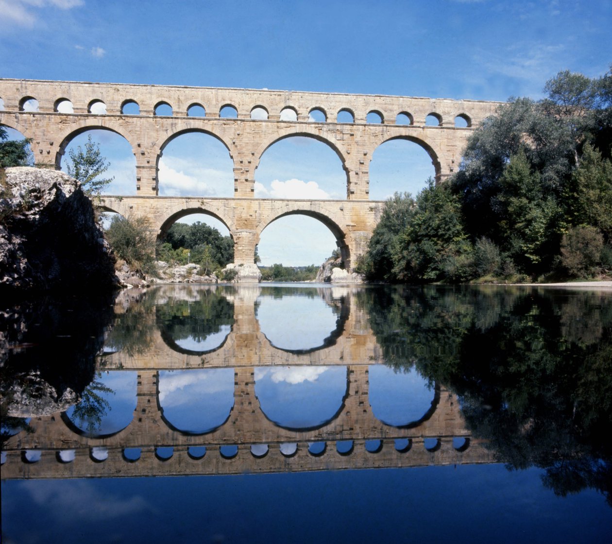Pont du Gard. Romersk akvædukt fra 2. halvdel af 1. århundrede. af Roman