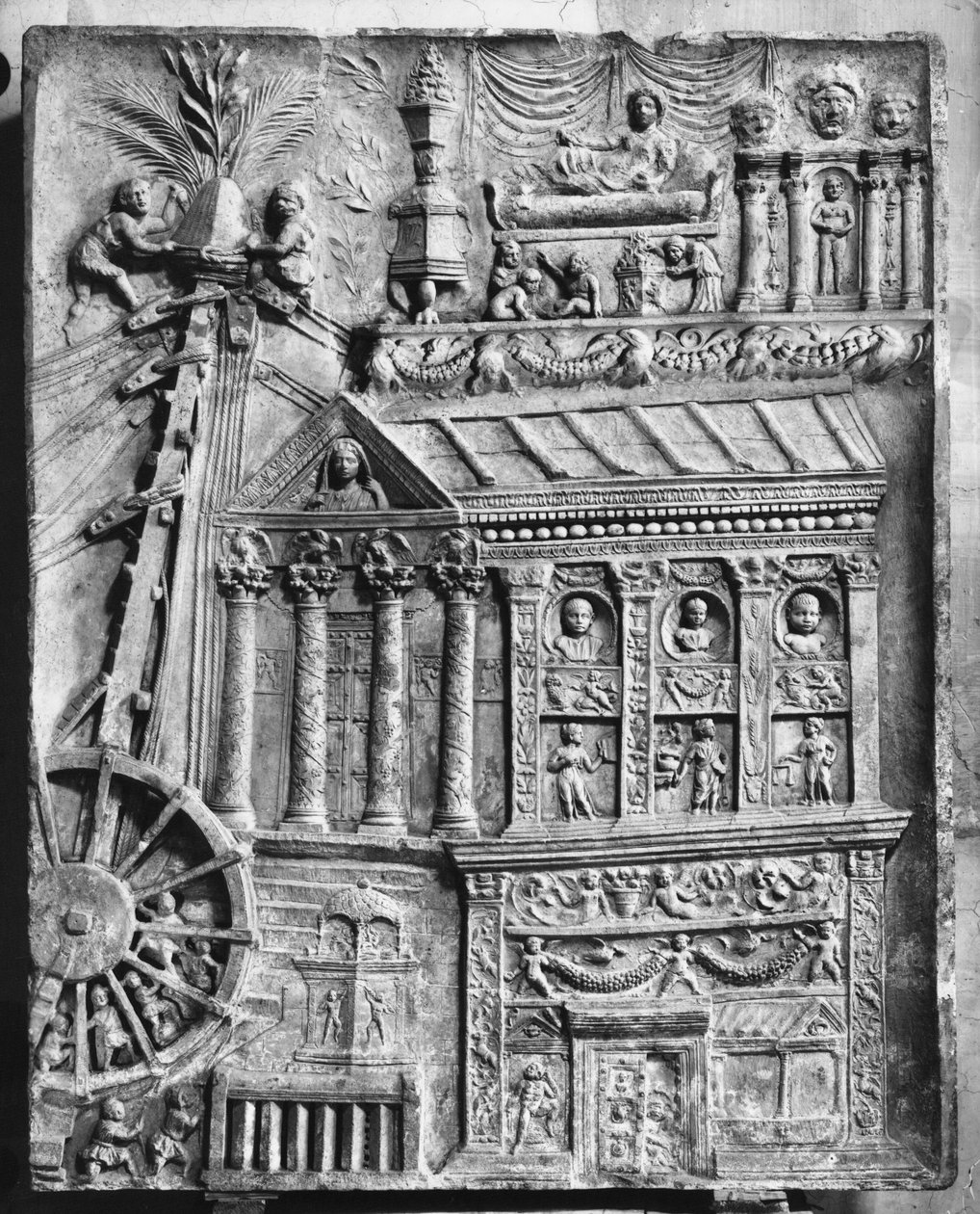 Relief, der viser et spil, slutningen af det 1. århundrede e.Kr. (sten) (s/h foto) af Roman