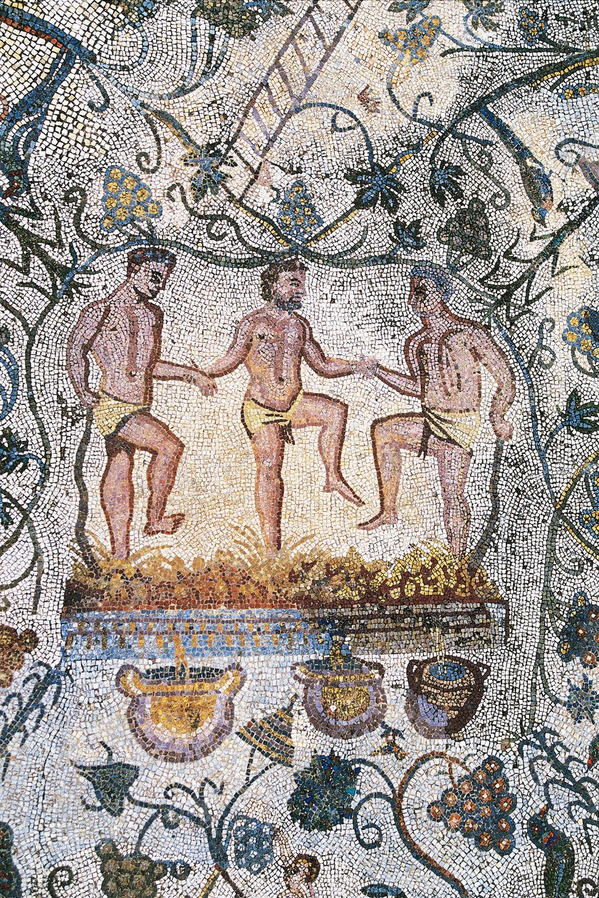 Romersk kunst: høstmosaik. Detalje, der repræsenterer tre mænd, der knuser druerne for at få munden. Amfiteatrets romerske hus. 3. århundrede ap. JC. Merida Spanien - Romersk kunst: Mosaik af druehøsten. Vinpresning. Detalje, der viser tre mænd, der knuser af Roman