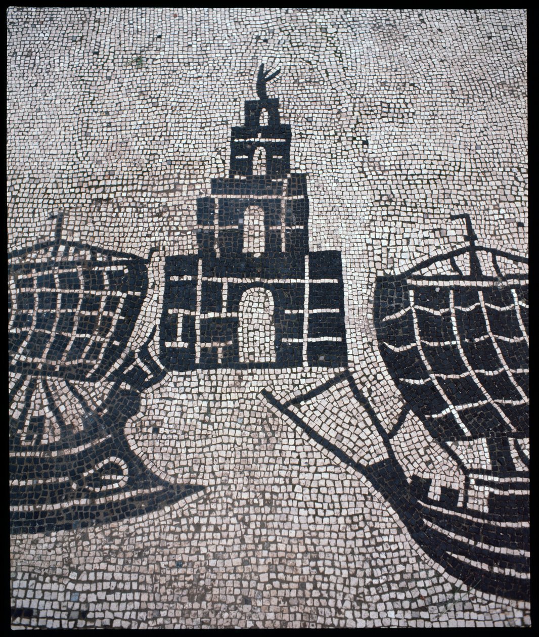 Romersk kunst: "" Fyrtårn og skibe"" Mosaik af Corporation des gens de la mer, Place des Corporations af Roman