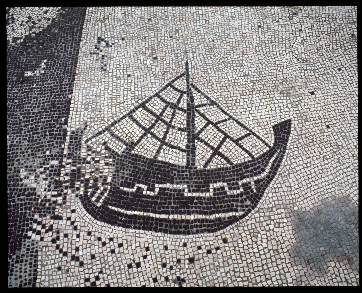 Romersk kunst: "Ship" Mosaic of the Seafarers Corporation, Place des Corporations af Roman