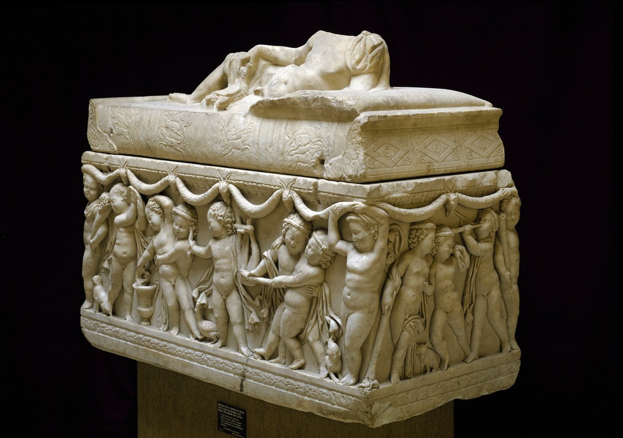 Romersk antik: marmorsarkofag dekorerer på siderne relieffer af børnefigurer (Amor). Fra nekropolis Isola sacra i Ostia. 120-140 e.Kr. Svag. 124 cm Museo Ostiense, Ostia af Roman