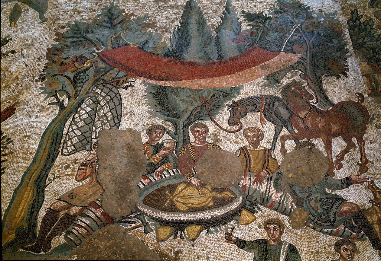 Romersk kunst: detalje af mosaikken "" Den lille jagtdel"" Jægere hviler sig og spiser frokost i en skov. 315-350 e.Kr. Piazza Armerina, Villa Romana del Casale af Roman