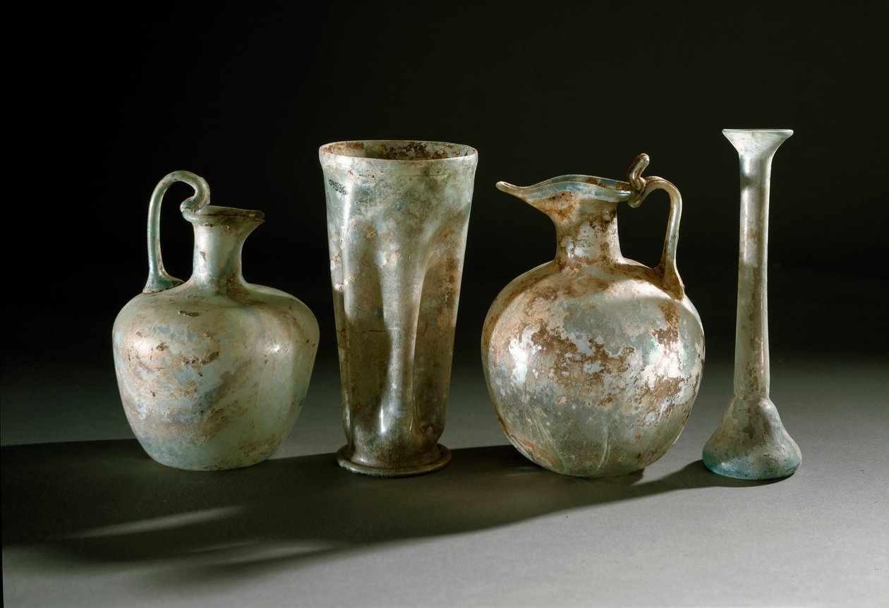 Romersk kunst: kander, kander og glasvaser fra Pompei. 1. århundredes Museo Archeologico Nazionale, Napoli af Roman