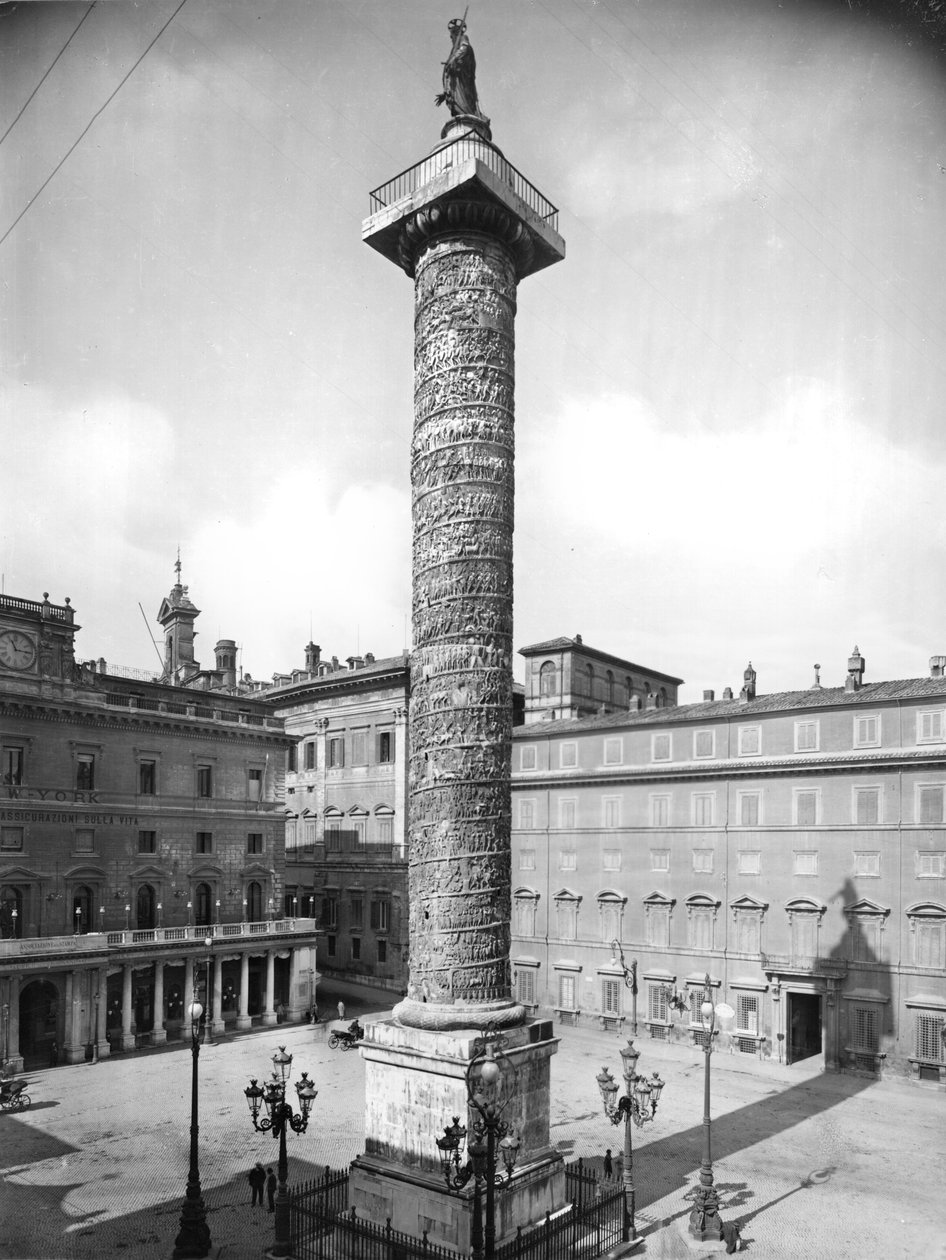 The Column of Marcus Aurelius, AD 180-196 (marmor) (s/h foto) af Roman