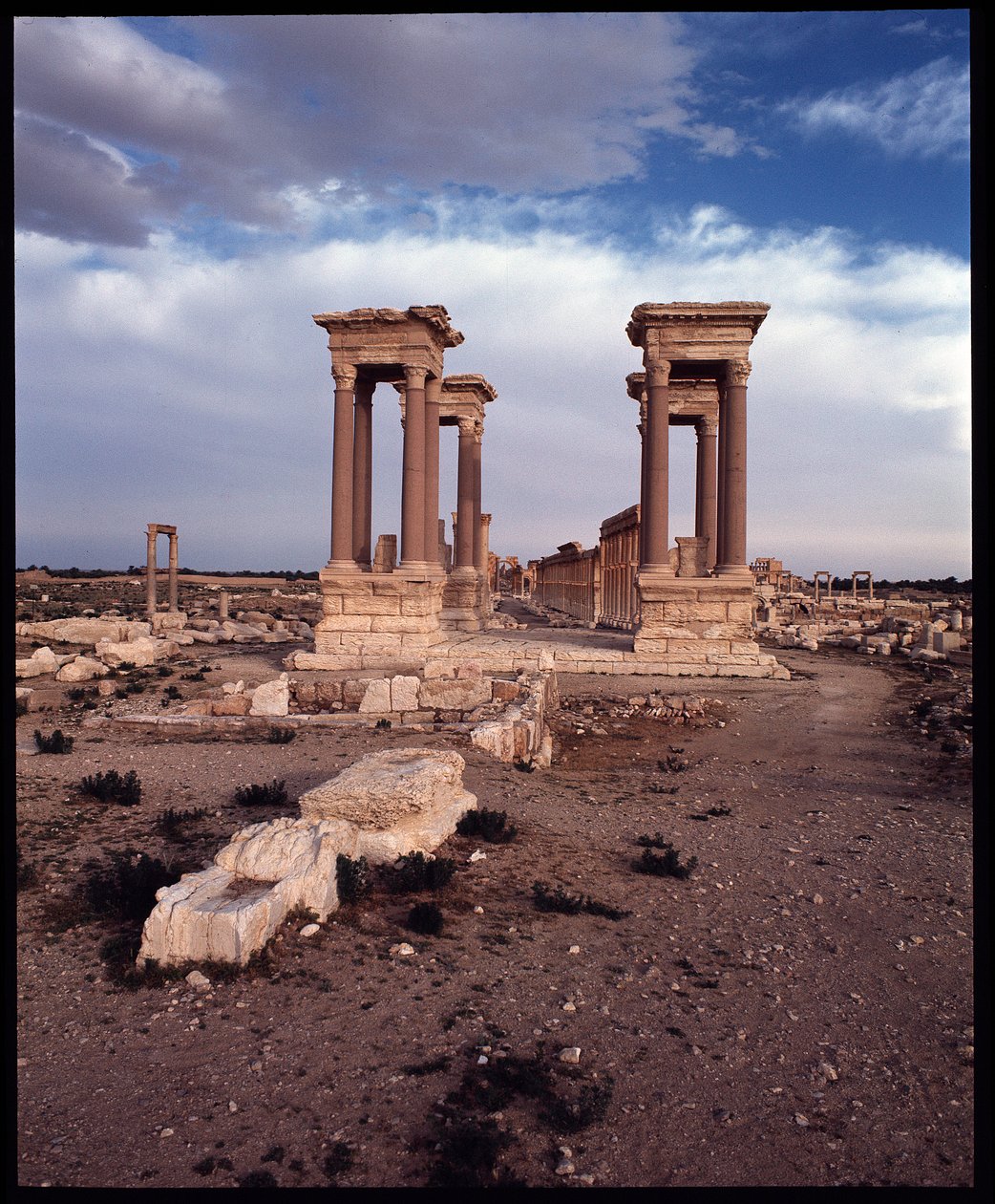 Udsigt over Tetrapylon (fotografi) af Roman