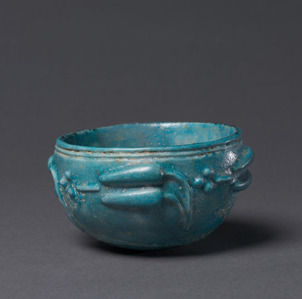 Bowl with Lotus Bud Decoration, Egypt, 1-200dani af Roman Imperial Period
