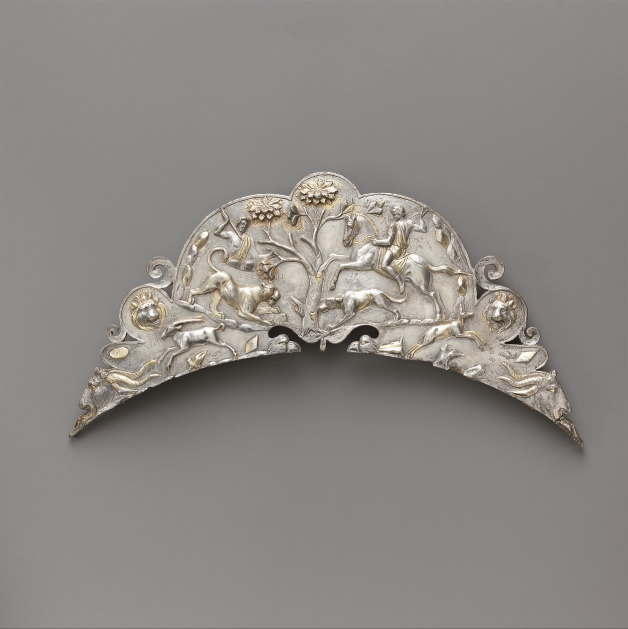 Sølvhåndtag på et stort fad, 2.–begyndelsen af 3. århundrede e.Kr. (sølv og guld) af Roman Imperial Period