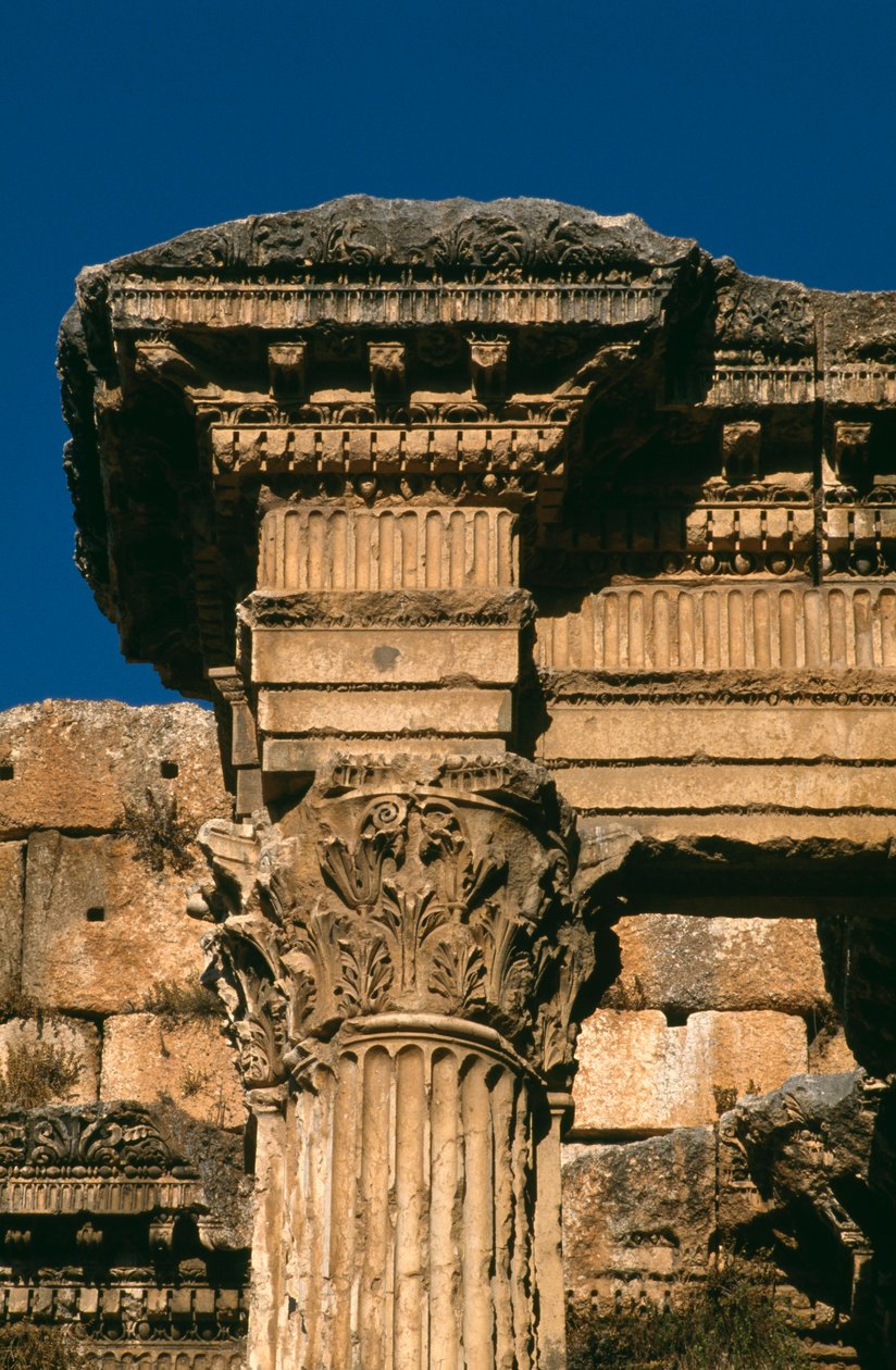 Bacchus-templet, detalje af entablaturen, højkejserperiode 27 f.Kr.-395 e.Kr. foto af Roman Imperial Period