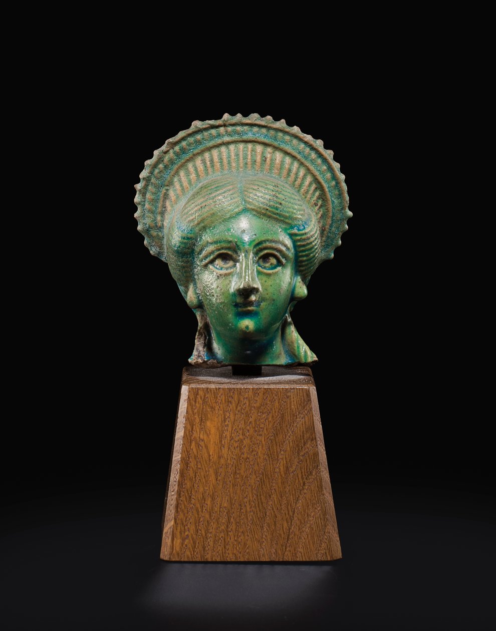 Leder af Isis-Aphrodite, ca. 1. - 2. århundrede e.Kr. (fajance) af Roman Period Egyptian