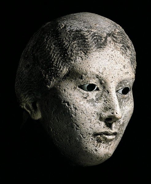 Model af et kvindehoved, 2. eller 3. århundrede e.Kr. (gips) (se også 270971, 270973-974) af Roman Period Egyptian