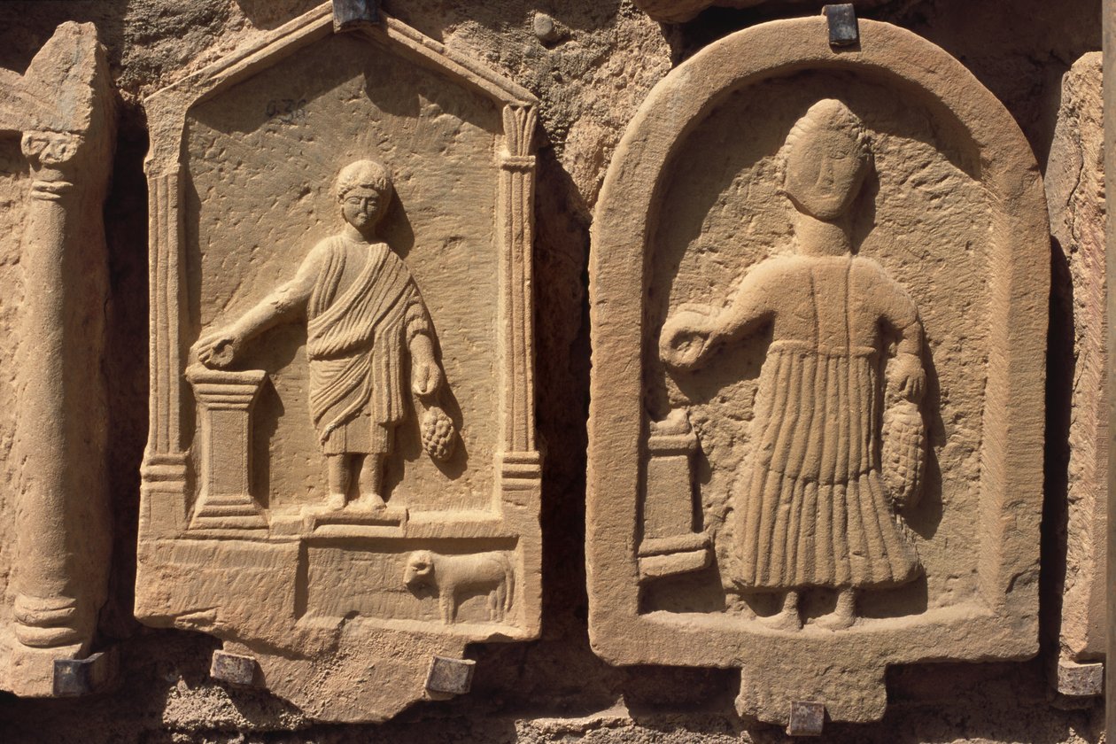 Stelae forestillende menneskelige figurer af Roman Republican Period