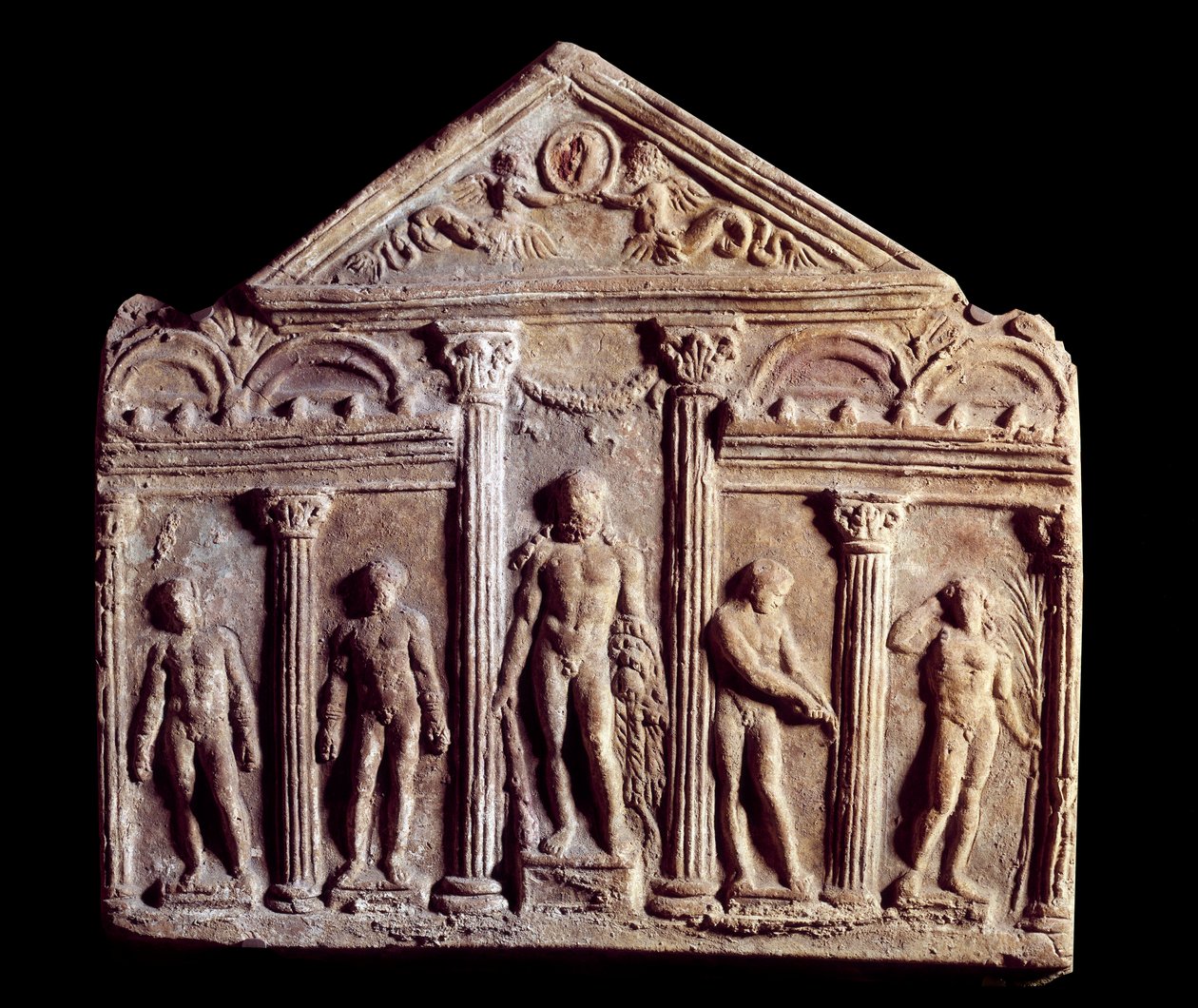 Dekorativ terracotta-plade kaldet Campana, der repræsenterer et tempel med statuer, herunder Herkules i midten. Det gamle Rom. Paris, Louvre-museet af Roman Roman