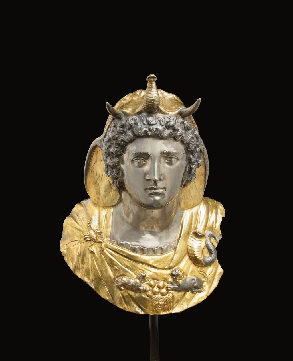 Emblema for Cleopatra Selene, ca. slutningen af 1. århundrede f.Kr.-begyndelsen af 1. århundrede e.Kr. (pakkeforgyldt og sølv) af Roman Roman