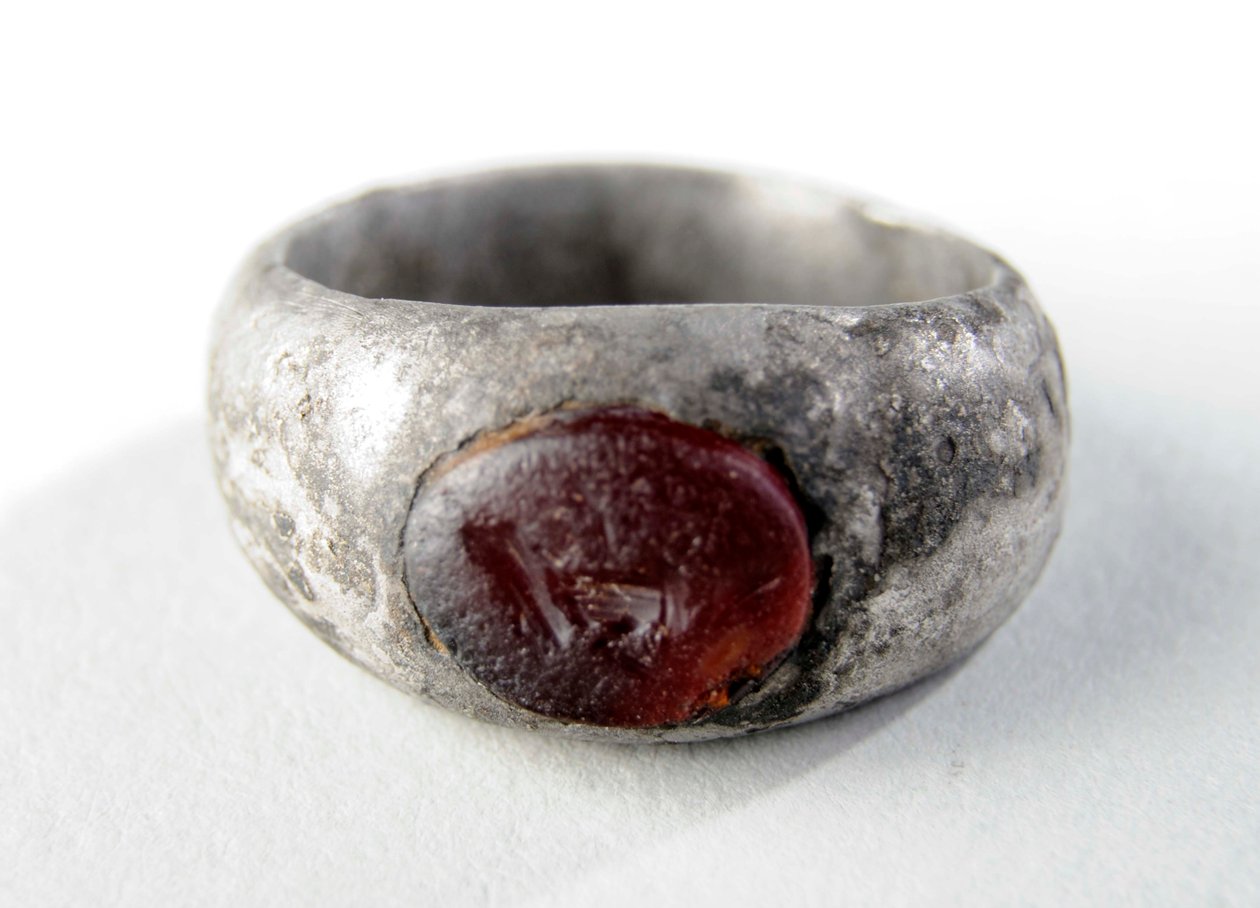 Fingerring med dybtryk (sølv) af Roman Roman