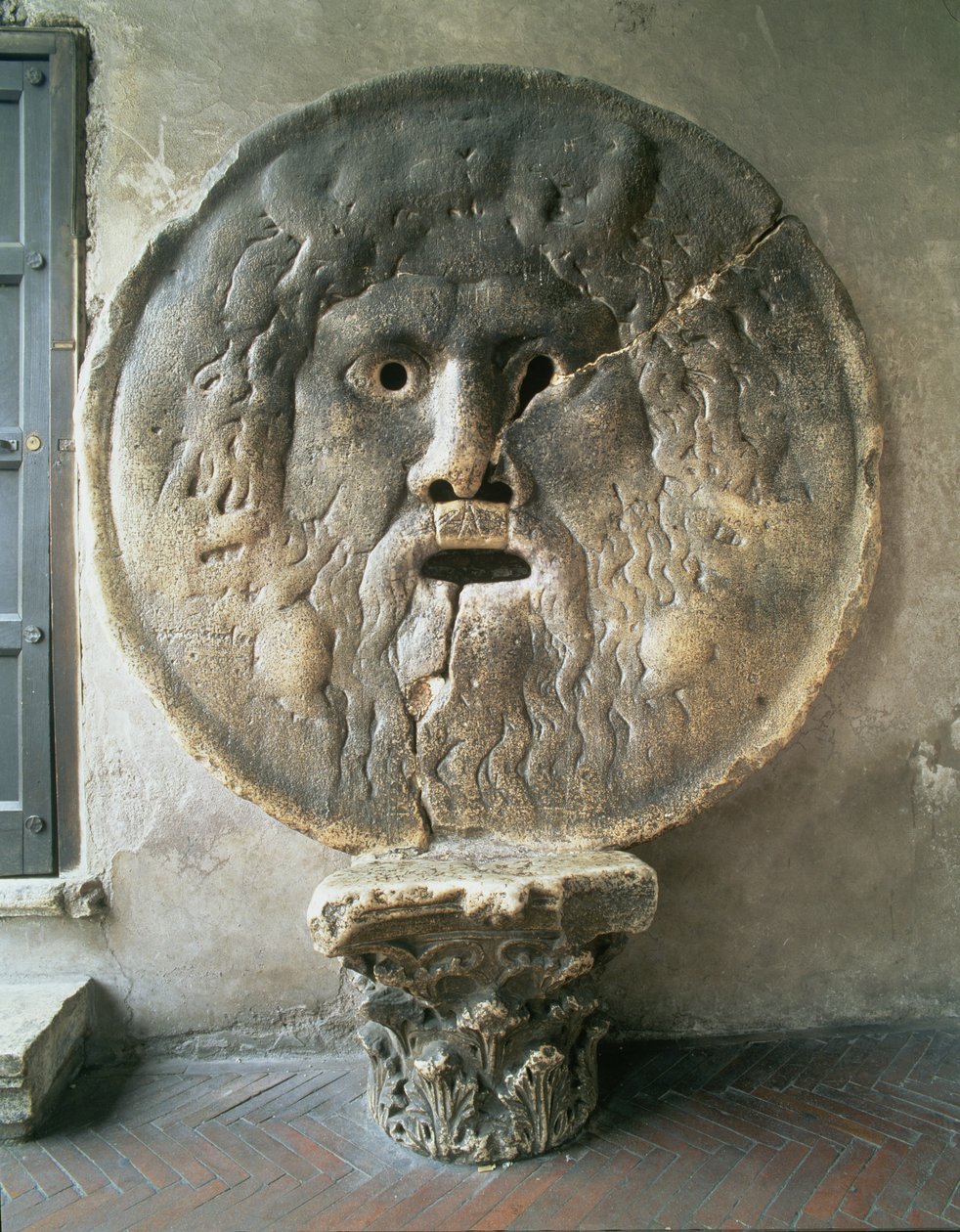 Sandhedens mund (foto) af Roman Roman