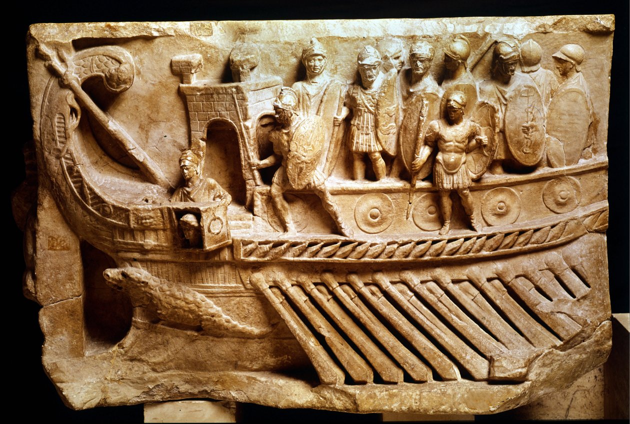 Lavromersk relief forestillende en birem. En krokodille kan ses under stævnen. Vatikanet, Vatikanstaten, pavemonumenter, museer og gallerier. af Roman Roman
