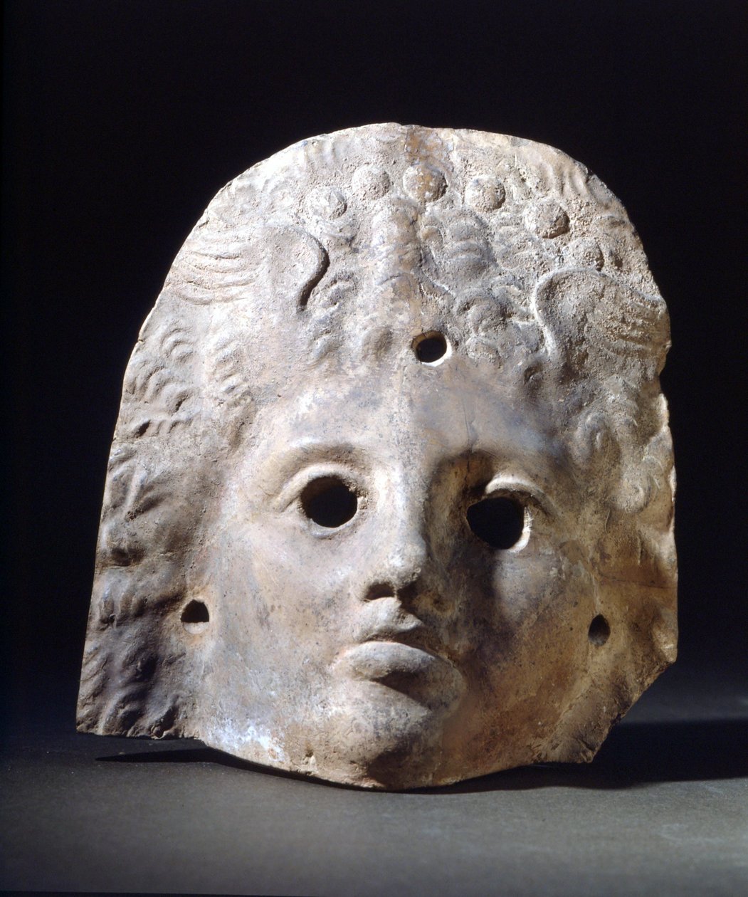 Maske for tragedier i romertiden. Museum for trappen. Milano af Roman Roman