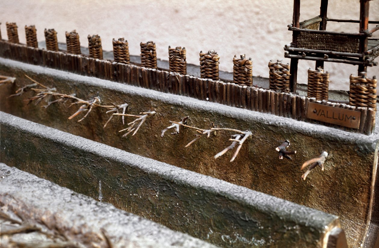 Model, der gengiver belejringen og slaget ved Alesia i september 52 f.Kr. af Jules Cesar, der så Vercingetorix nederlag. Detalje, der repræsenterer forsvarssystemet bygget af Cesar. Rom, Museo della Civilta Romana af Roman Roman