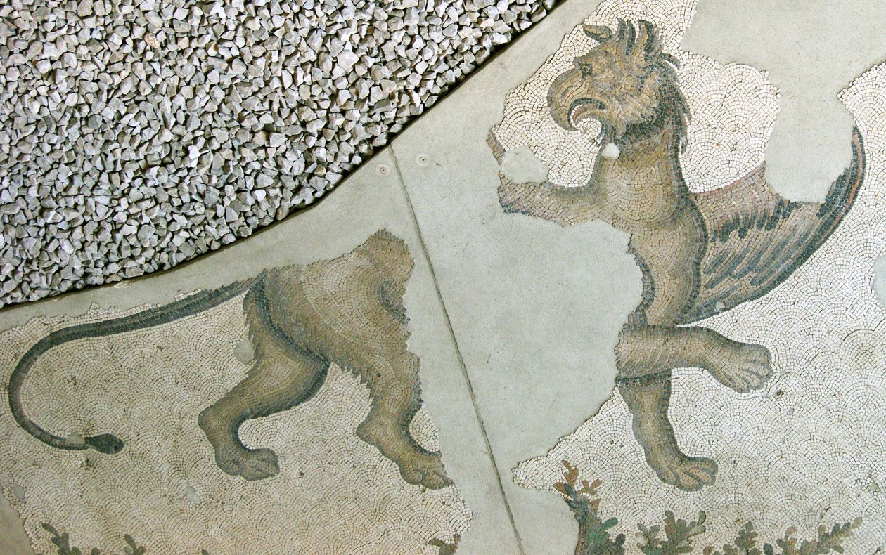 Mosaik, der forestiller en løve Griffon, Arasta Bazaar, Sultan Ahmet-moskeen, Istanbul. af Roman Roman