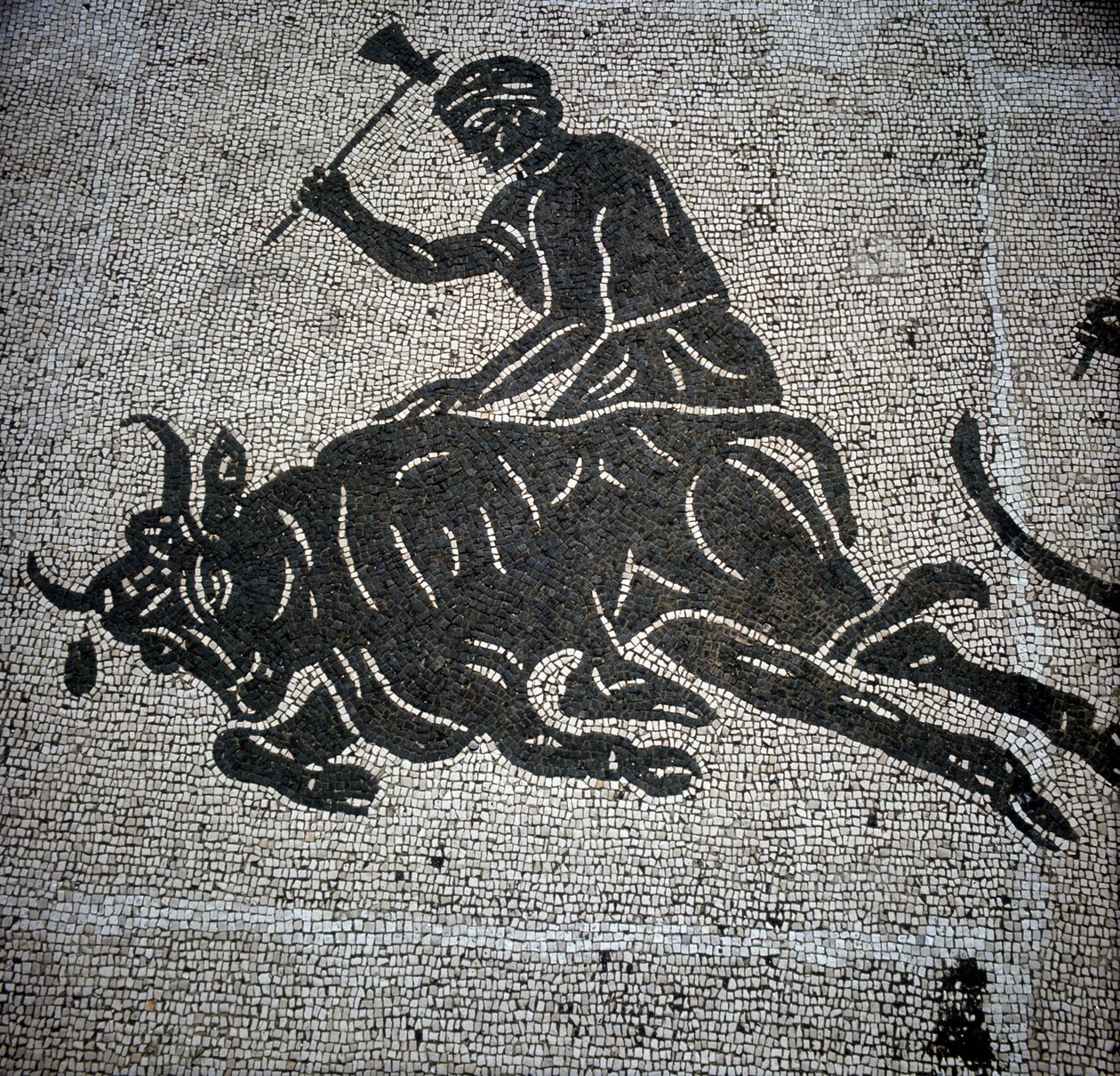 Mosaik, der viser en scene af en tyrs slagtning og fundet i Ostia (Ostia) (nær Rom). I øjeblikket bevaret i den tidligere Ostia Brandhal. af Roman Roman