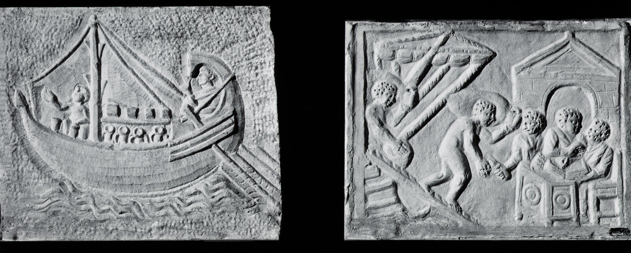 Relief, der forestiller et handelsskib (Museo Nazionale, Rom) og relief, der viser losningen af et skib (Museo Torlonia, Rom) 3. eller 4. århundrede (sten) (s/h foto) af Roman Roman