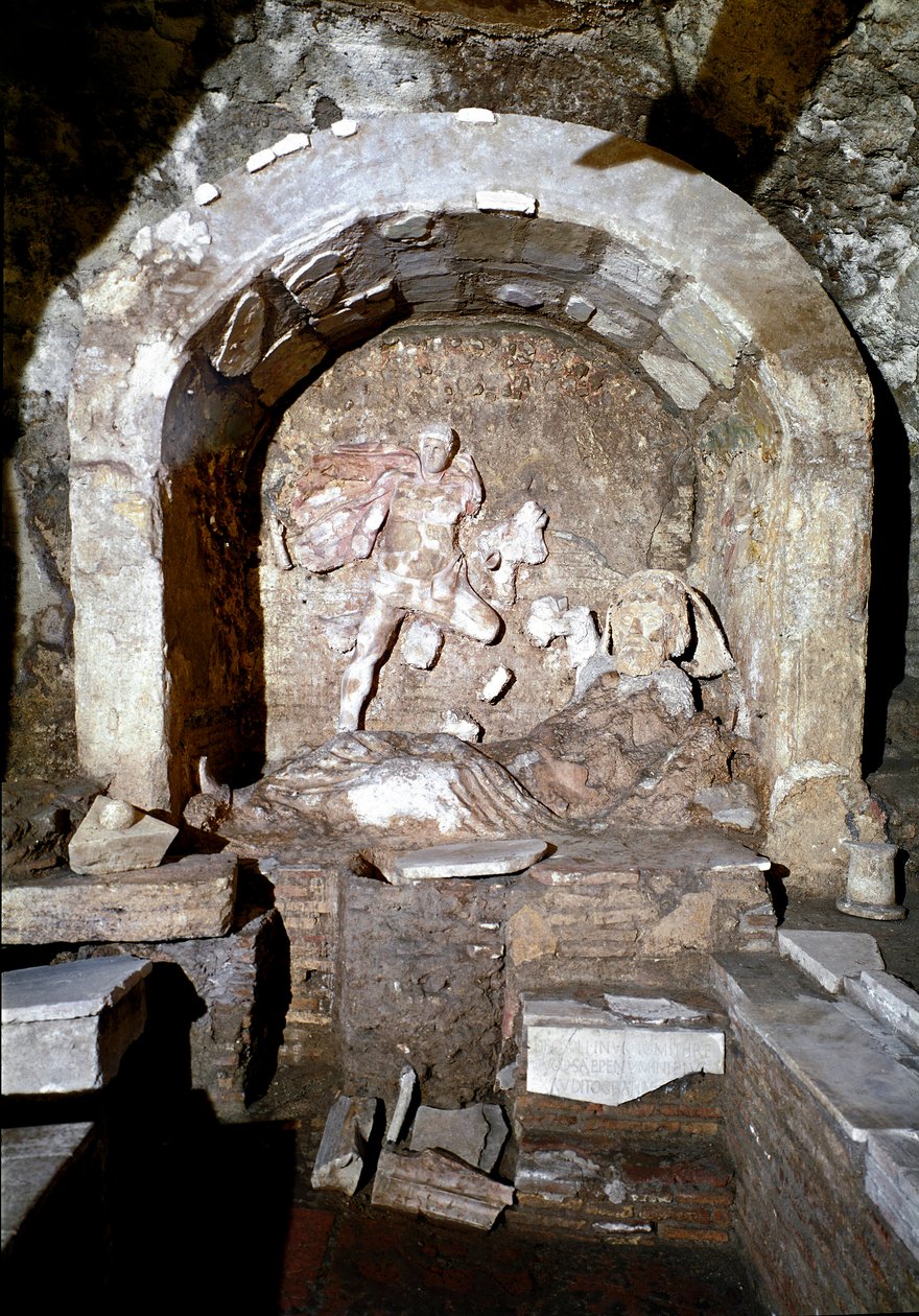 Romersk kunst: udsigt over Mithreum (Mithraeum), helligdom dedikeret til kulten af Mithra (Mythra eller Mitra). katakomberne af St. Priscilla (santa prisca) i Rom. af Roman Roman