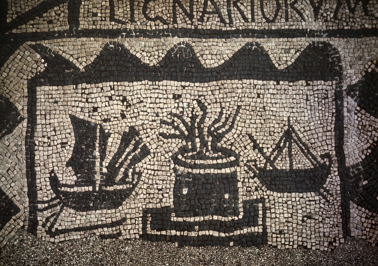 Romersk handelsflåde og fyrtårn, det gamle Ostia (Ostia), Piazza delle Corporazioni. af Roman Roman